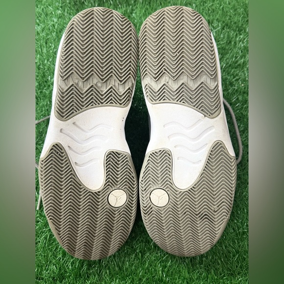 NIKE Jordan Max Aura‎ 2 (CK6636-012)_13 - Grey/White Size 9 - Picture 4 of 8